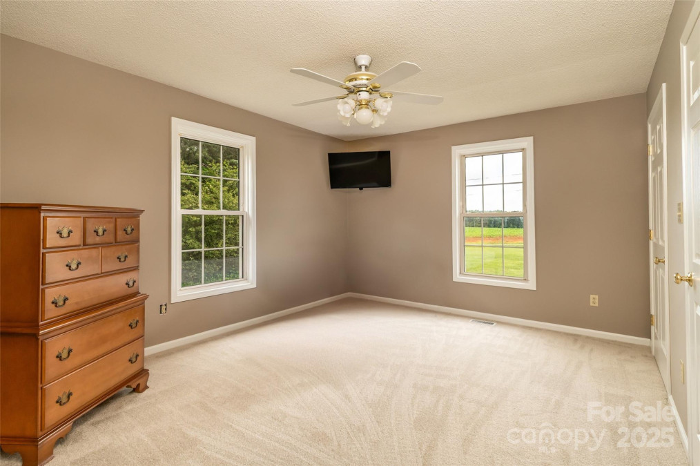 4470 Bandys Cross Rd Claremont, NC 28610