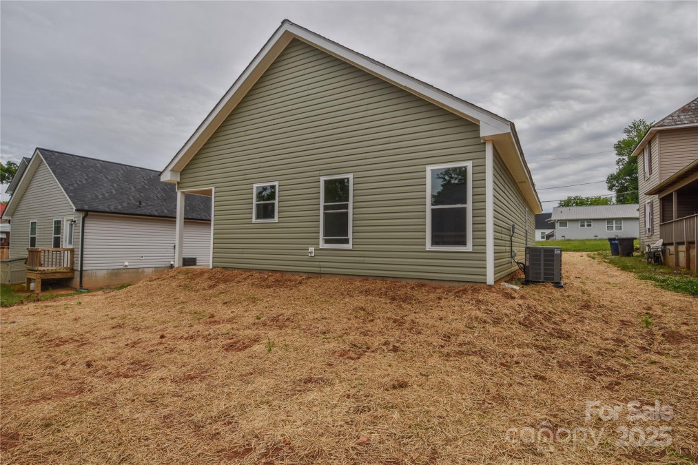 407 Chambers St Statesville, NC 28677