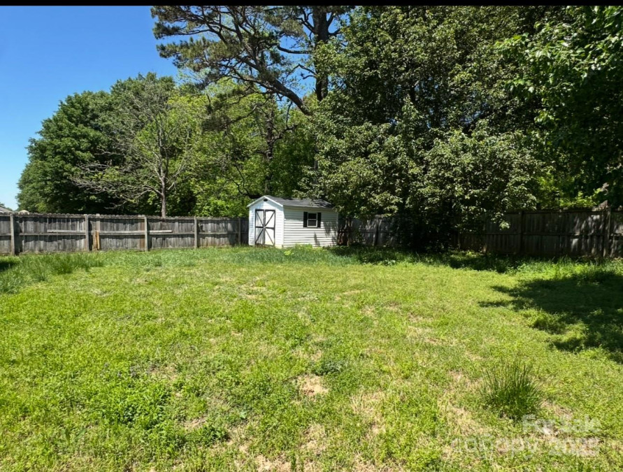 3240 St Vincent Dr Claremont, NC 28610