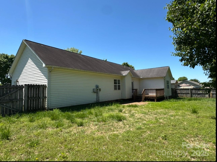 3240 St Vincent Dr Claremont, NC 28610