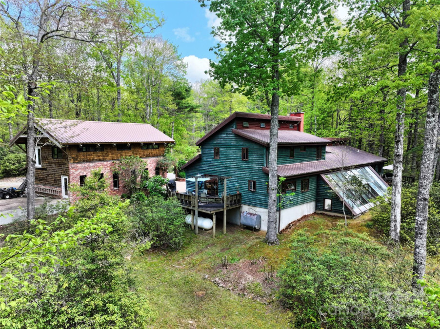 688 Blueberry Farm Rd Zirconia, NC 28790