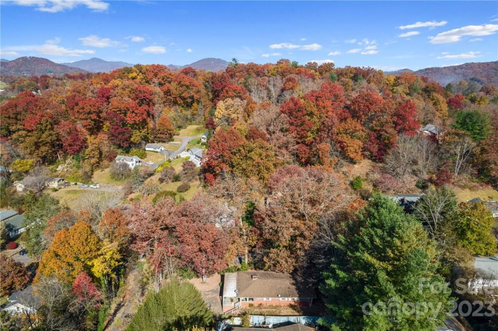 29 Sunset St Waynesville, NC 28786