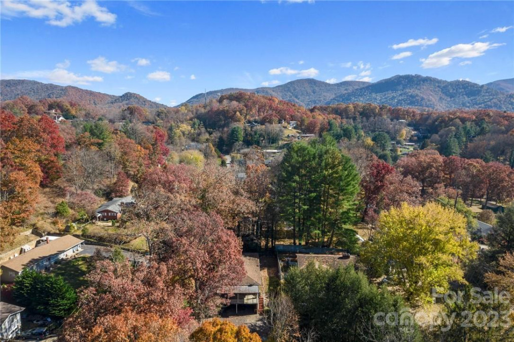 29 Sunset St Waynesville, NC 28786