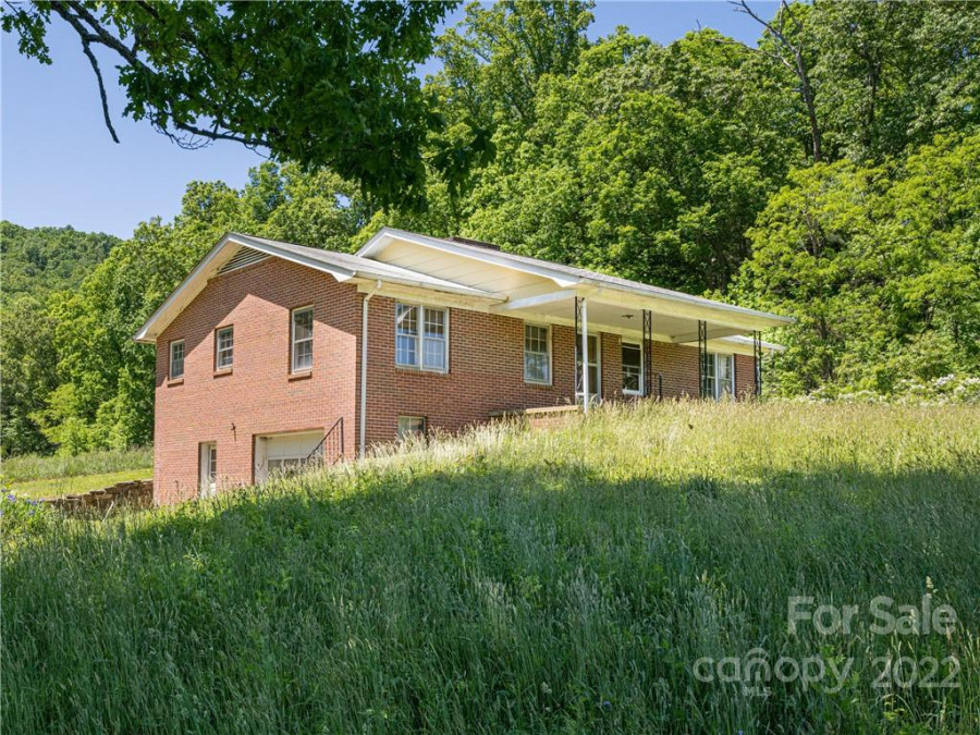 99999 Merrills Cove Rd Asheville, NC 28803