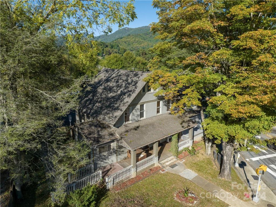 99 Walnut St Waynesville, NC 28786