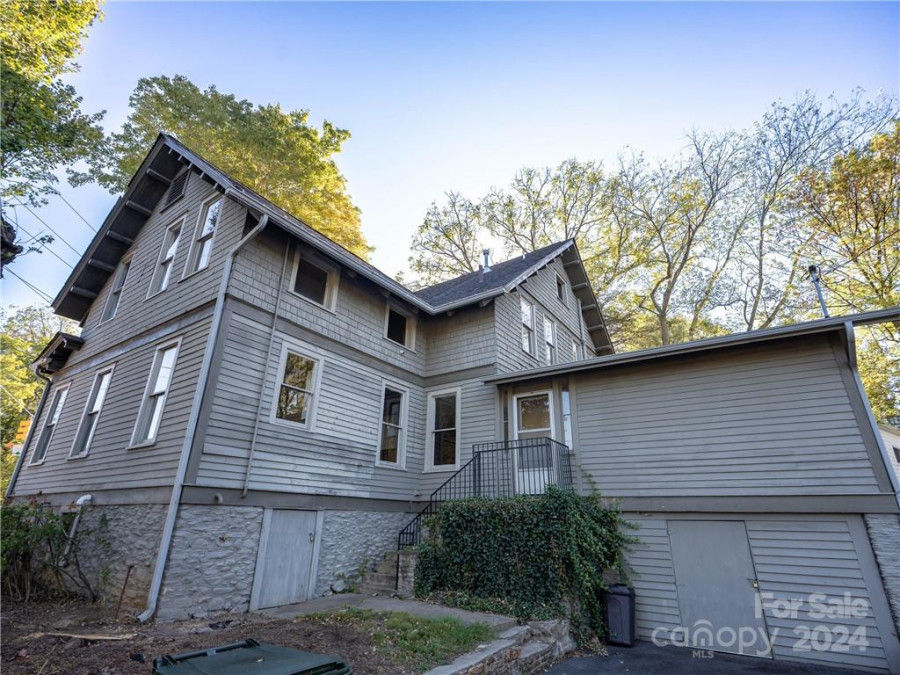 99 Walnut St Waynesville, NC 28786