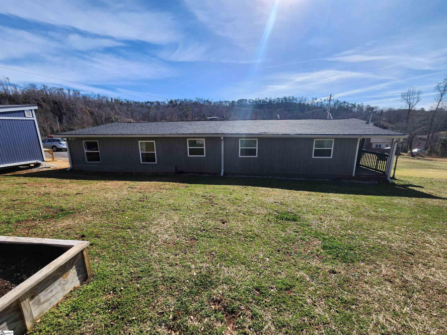 503 Laurel And Hardy Lake Marietta, SC 29661