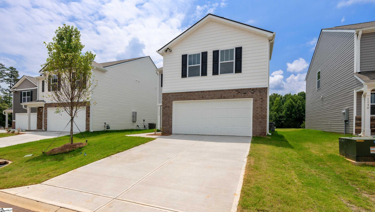 1244 Golf  Roebuck, SC 29376