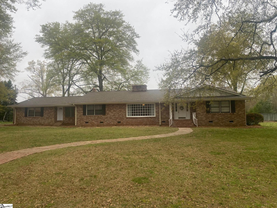 106 Ansel  Clinton, SC 29325