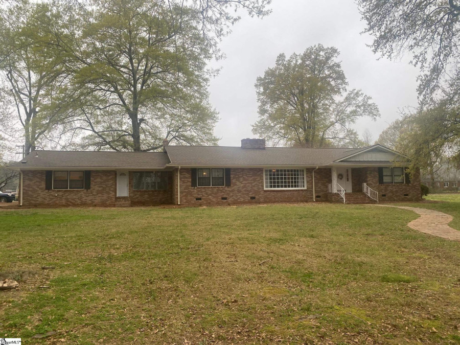 106 Ansel  Clinton, SC 29325