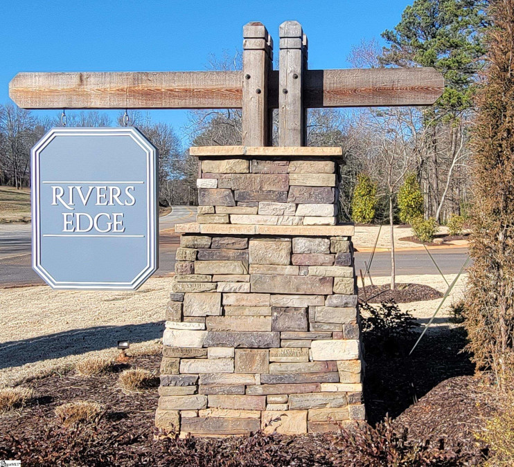 303 Forest Edge Piedmont, SC 29673