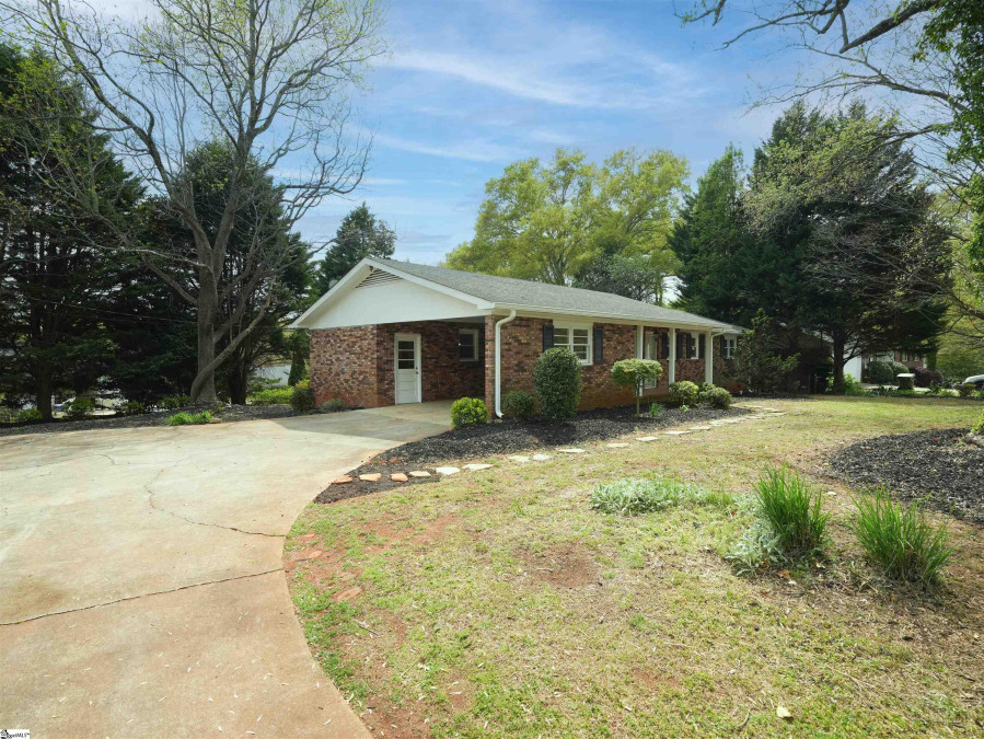 103 Gregory  Greer, SC 29650