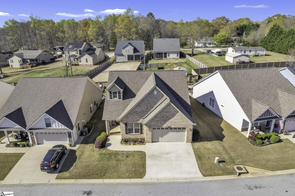 110 Red Rock Taylors, SC 29687