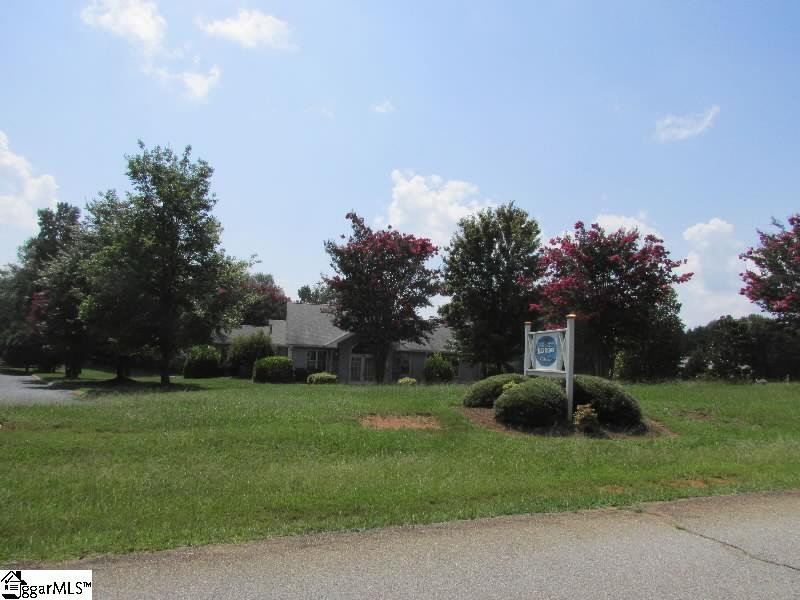 504 Peninsula W Laurens, SC 29360