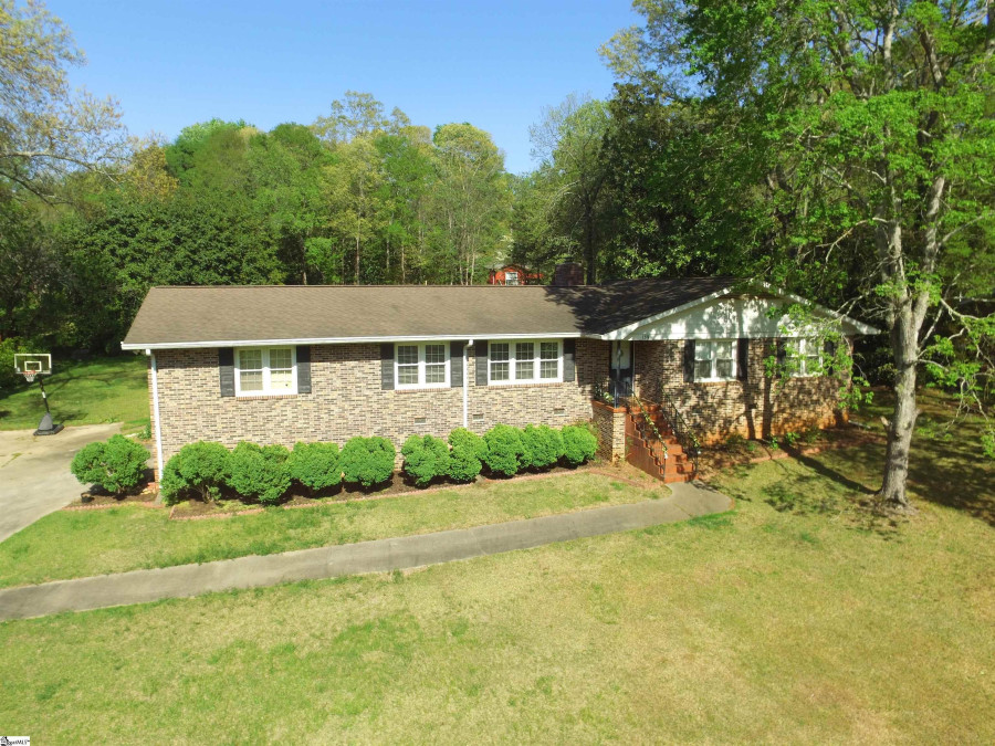 139 Briarcliff  Central, SC 29630