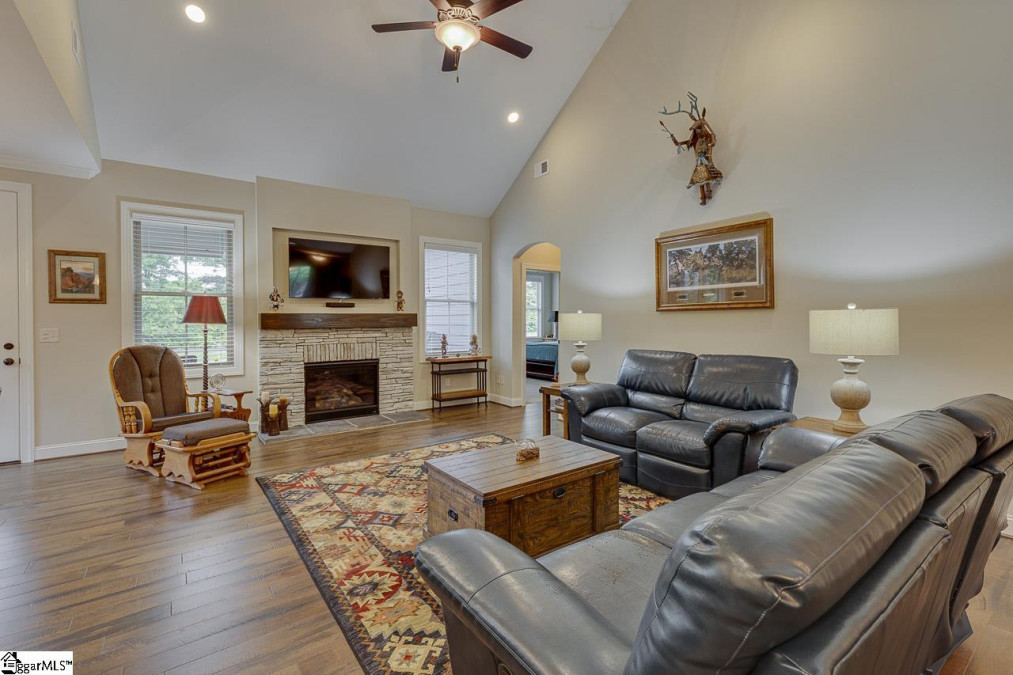 114 Sunlit  Simpsonville, SC 29680-7698