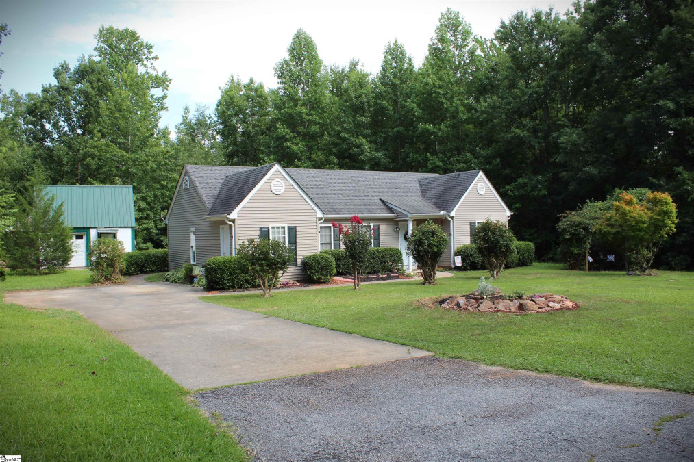 108 Shady  Easley, SC 29640