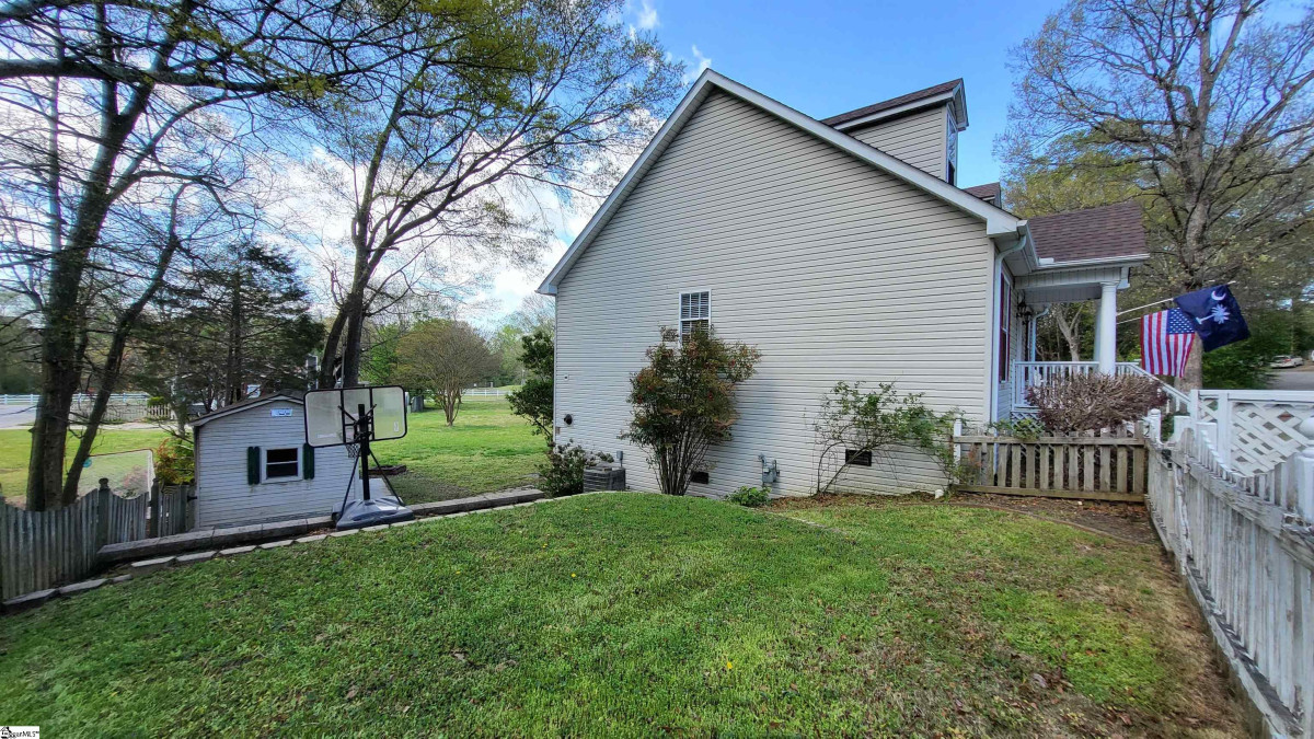 2 Bluffton  Taylors, SC 29687