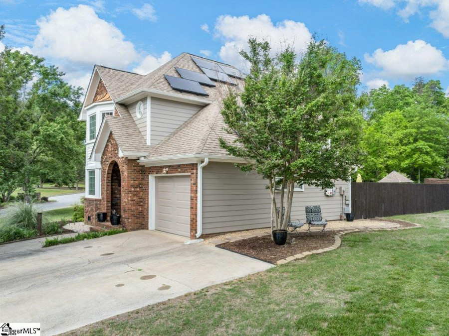 25 Woodview  Taylors, SC 29687