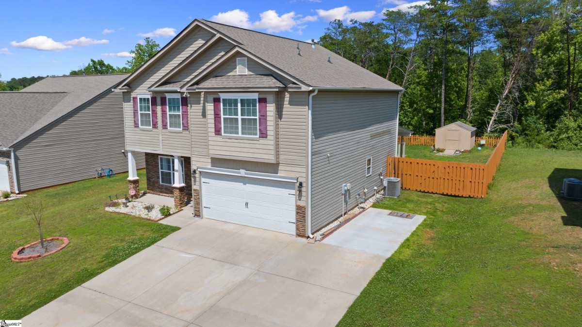 562 Falls Cottage Boiling Springs, SC 29316