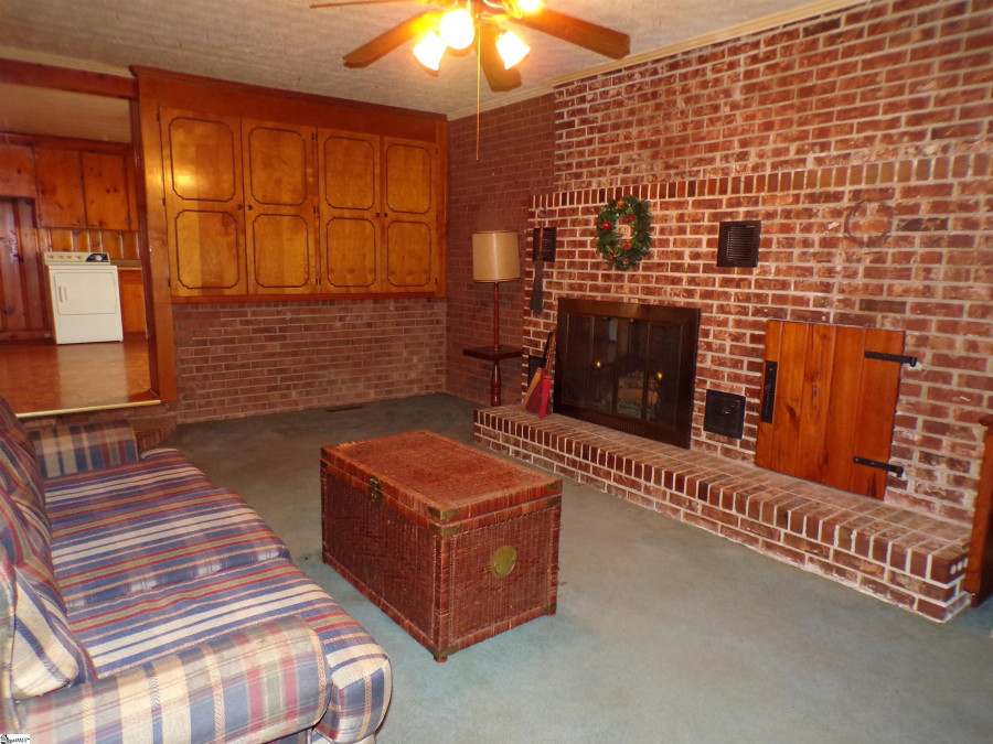 67 Horseshoe  Clinton, SC 29325