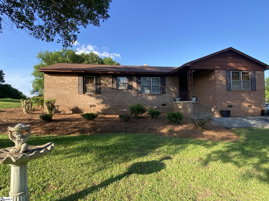 67 Horseshoe  Clinton, SC 29325