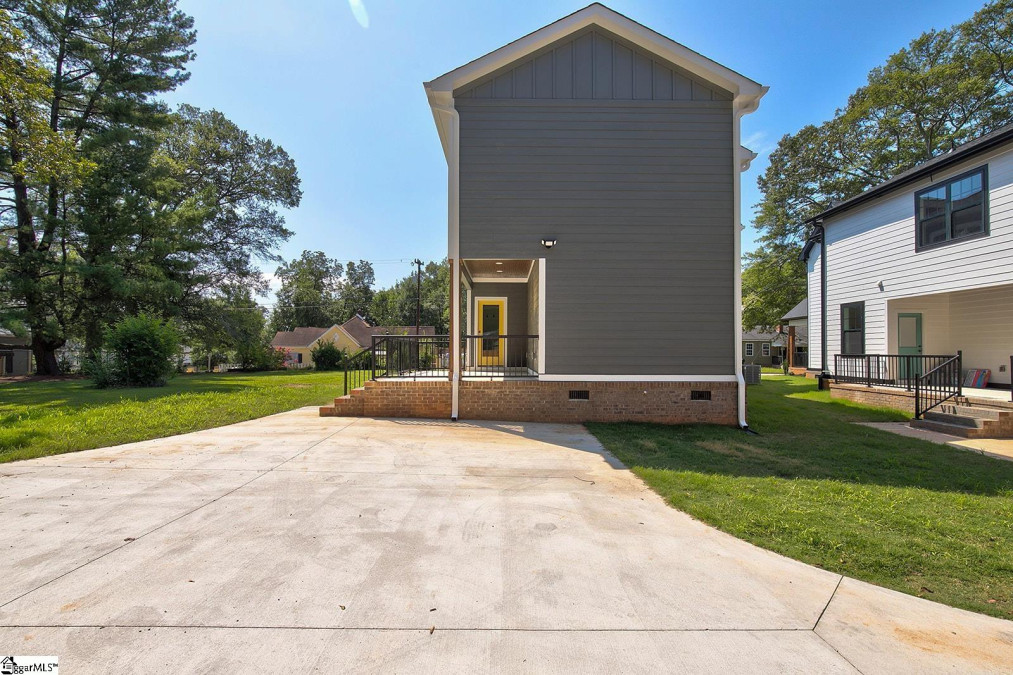 204 Wilkins  Greenville, SC 29605