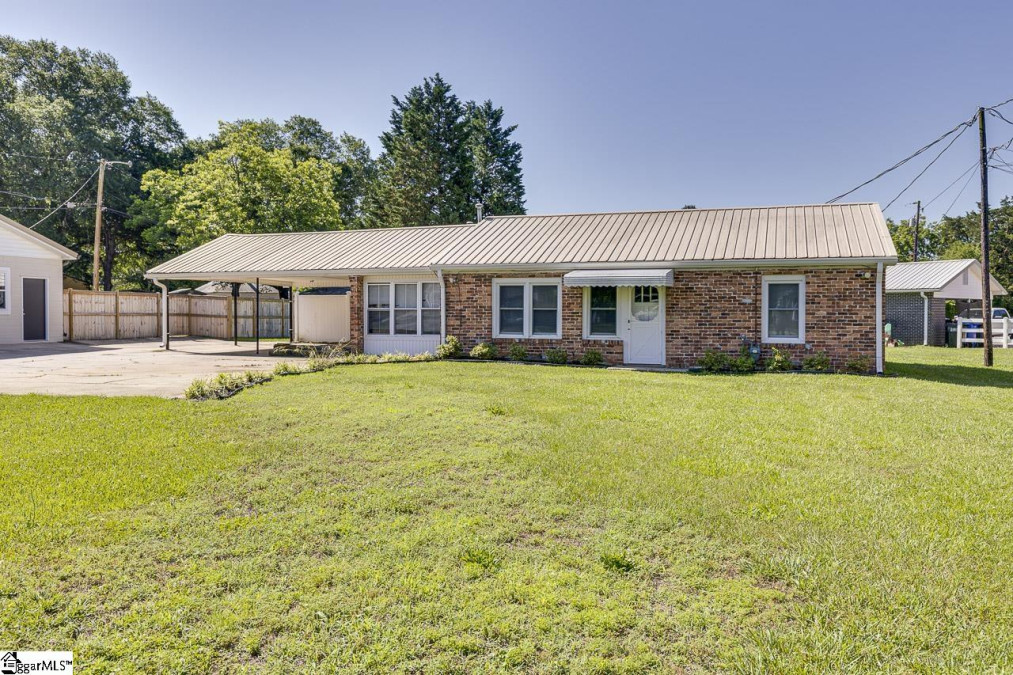 904 Georgia E Simpsonville, SC 29681