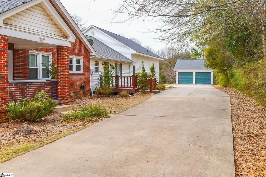 303 Hillcrest  Greer, SC 29651