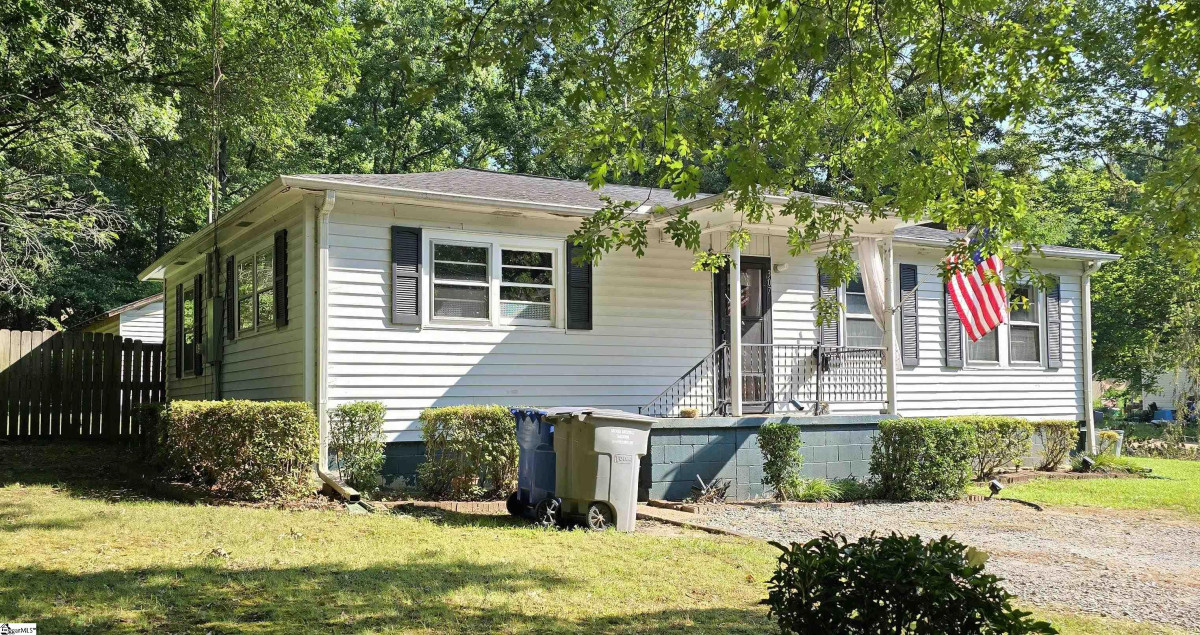 307 Piedmont  Taylors, SC 29687-2059