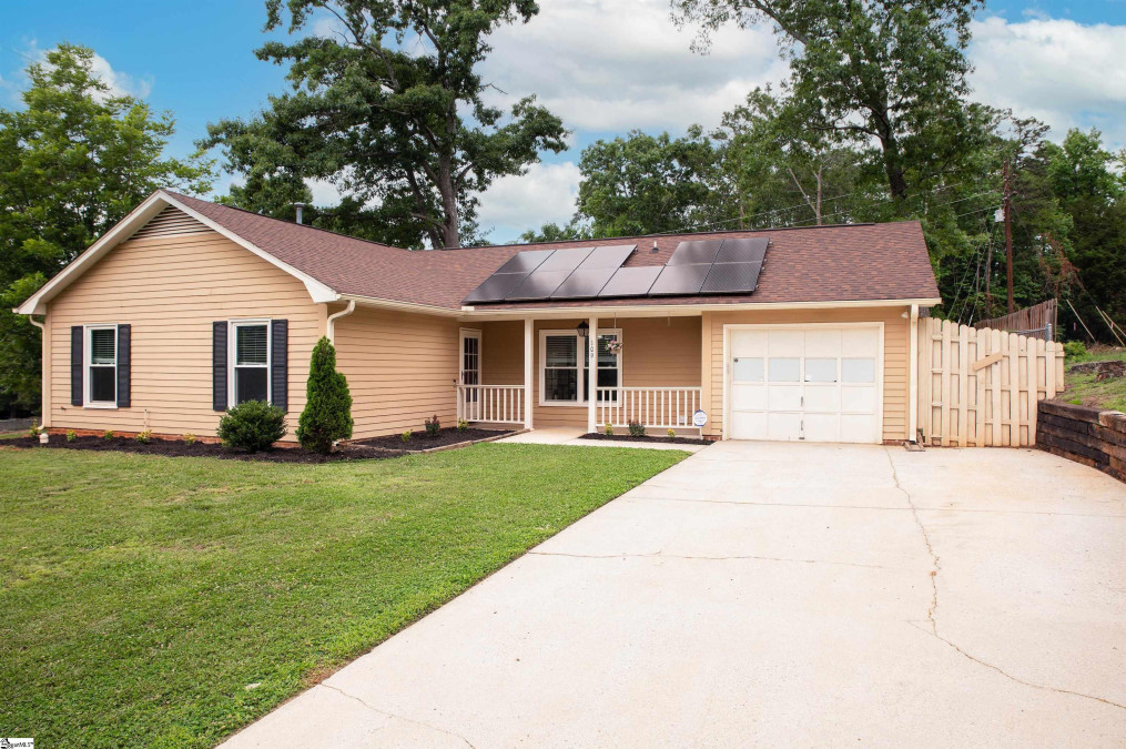 109 Manchester  Mauldin, SC 29662