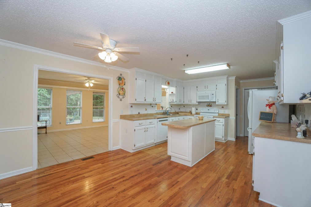 306 Cross Hill Fountain Inn, SC 29644