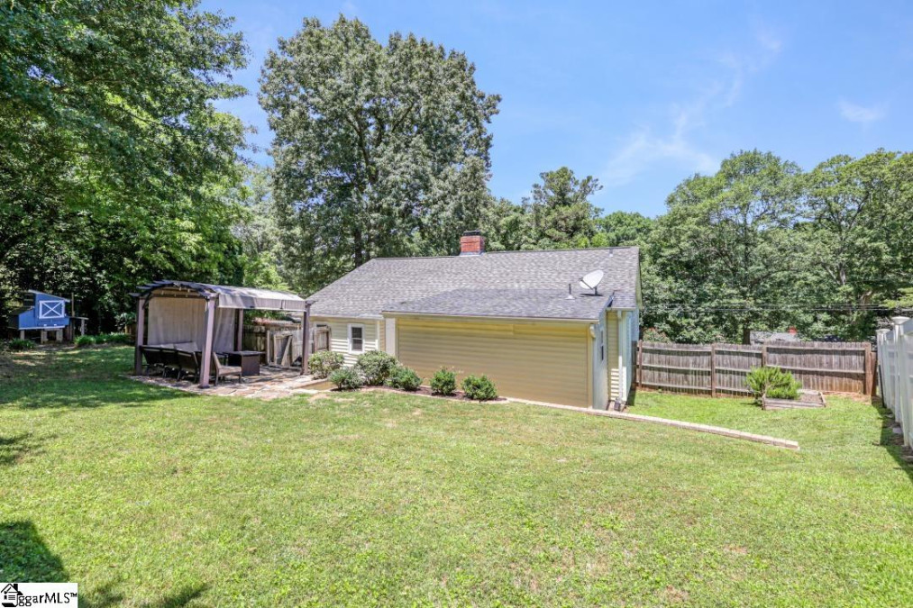 27 Kirkwood  Greenville, SC 29607