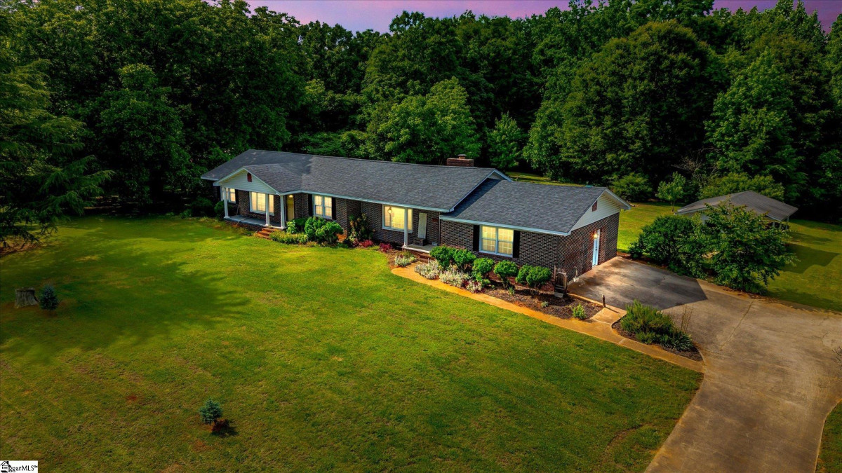 106 New Harrison Bridge Simpsonville, SC 29680