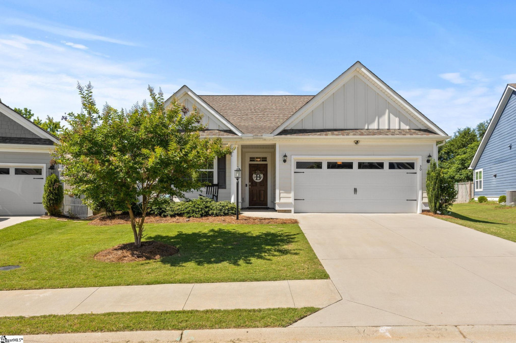 30 Bishop Lake Taylors, SC 29687