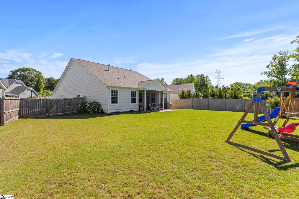 30 Bishop Lake Taylors, SC 29687