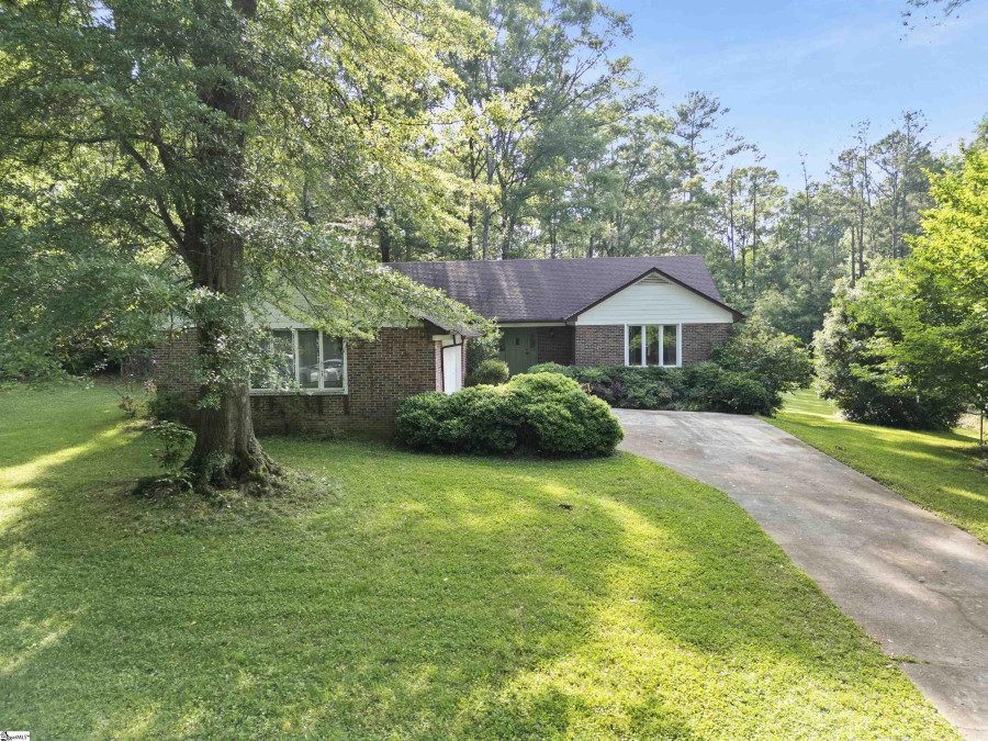 1555 Fort Hill Seneca, SC 29678