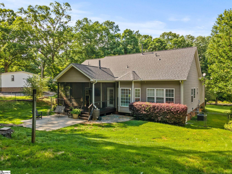 211 Lyons  Simpsonville, SC 29681-4442