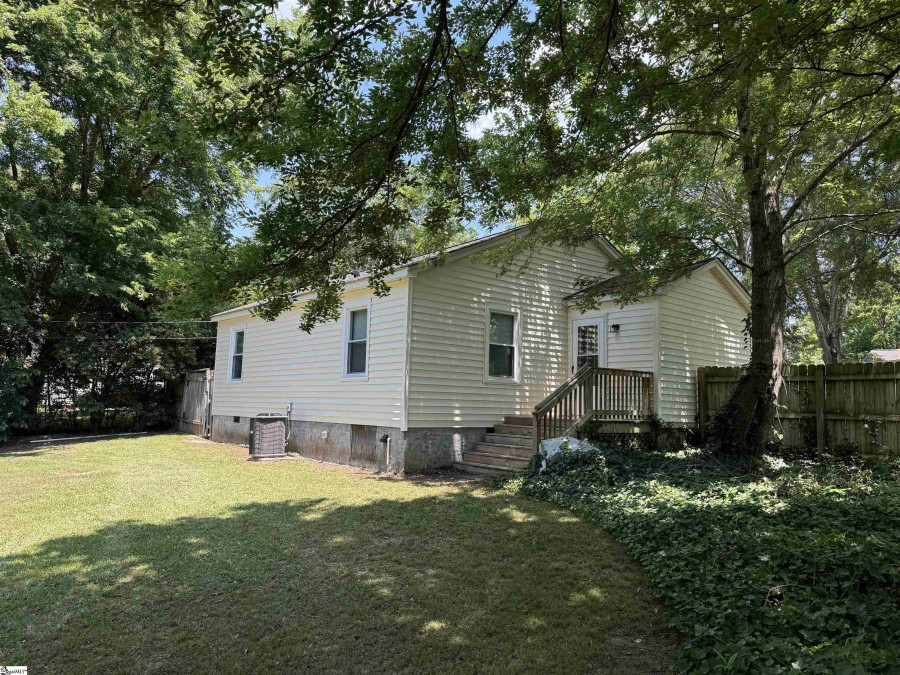 201 Hillside  Anderson, SC 29625