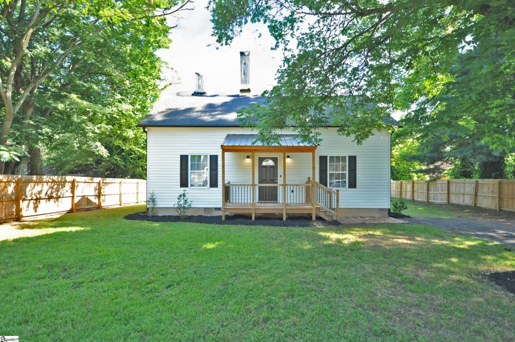 7 Fourth E Williamston, SC 29697