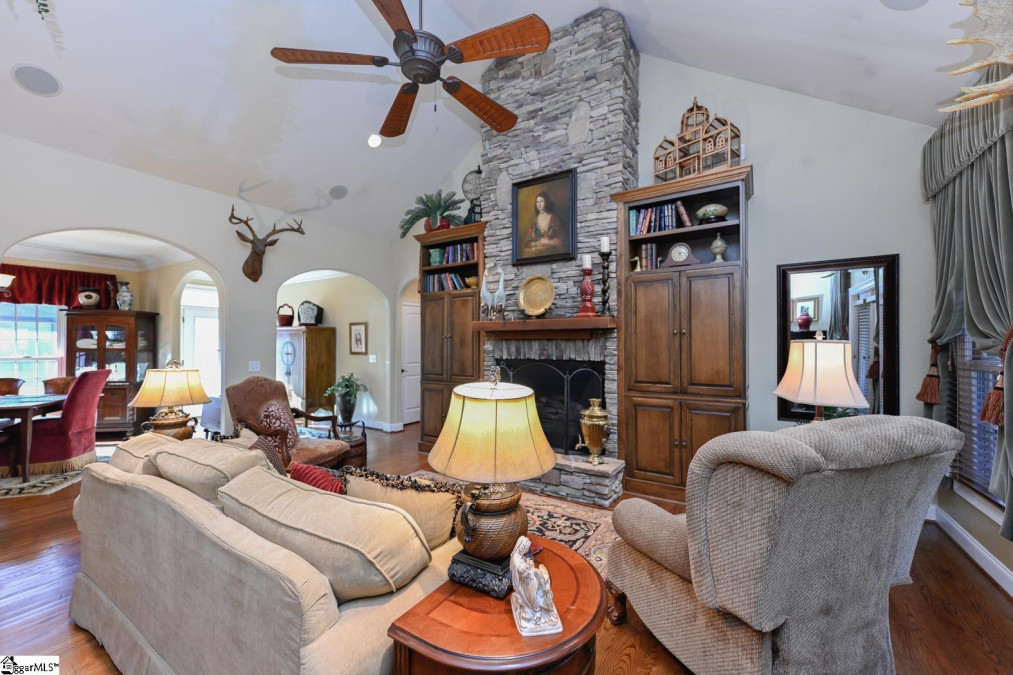 7 Arbor Glen Taylors, SC 29687