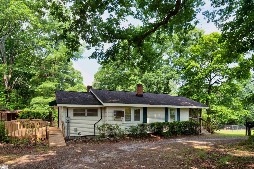 523 Edwards  Lyman, SC 29365