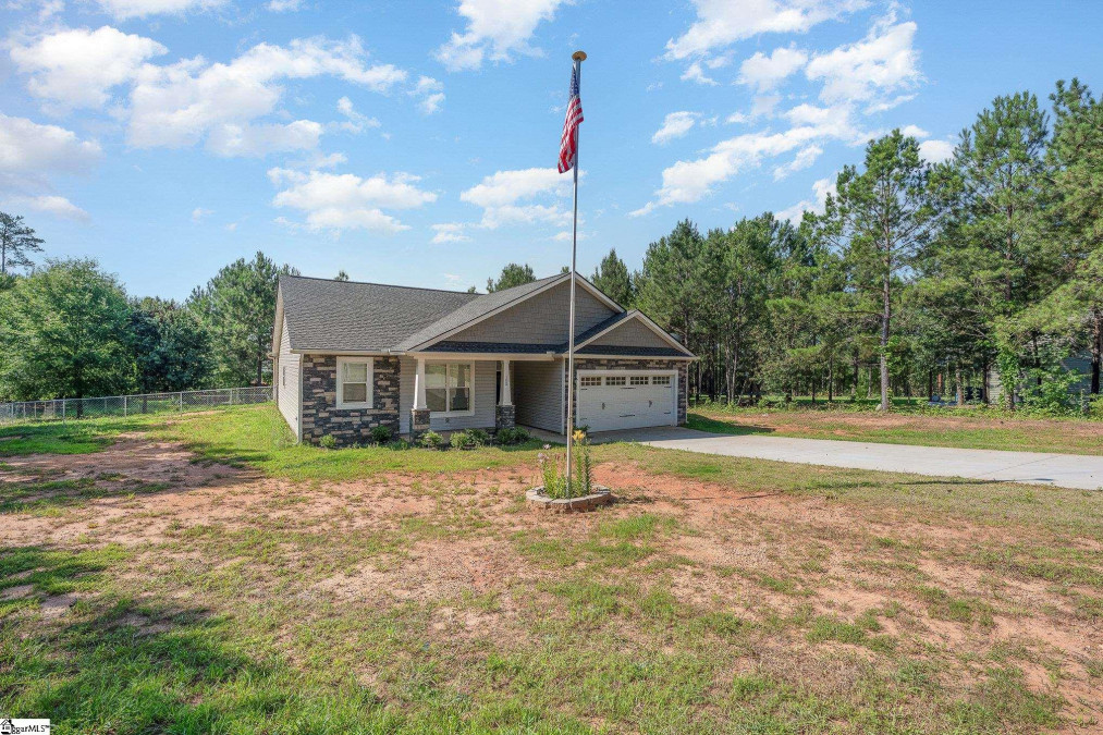 102 Charlie  Liberty, SC 29657