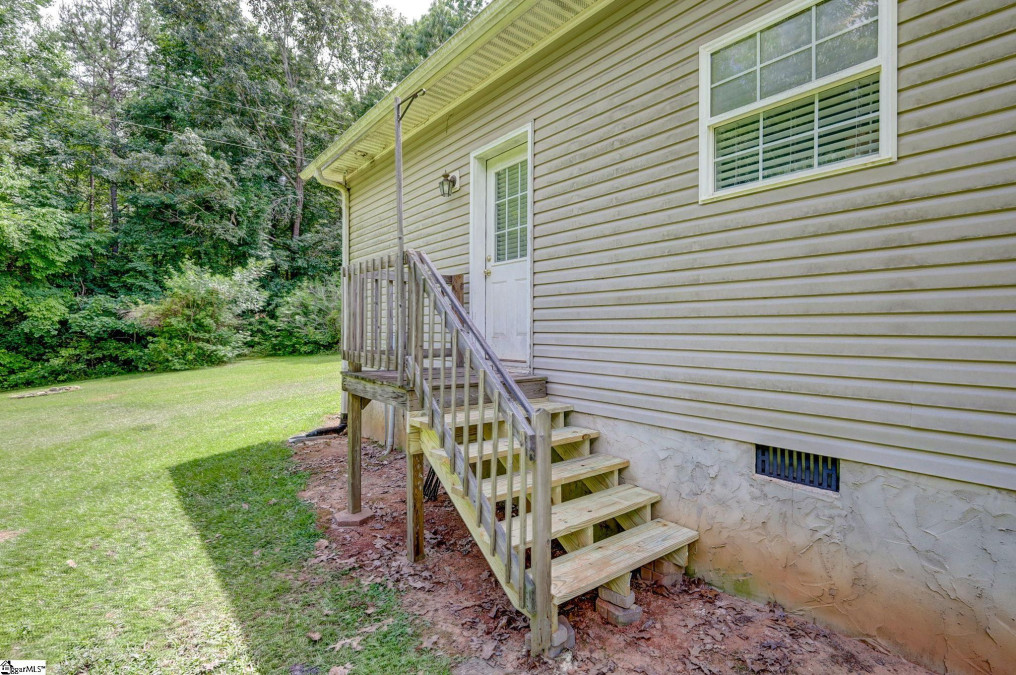 3241 Price House Woodruff, SC 29388