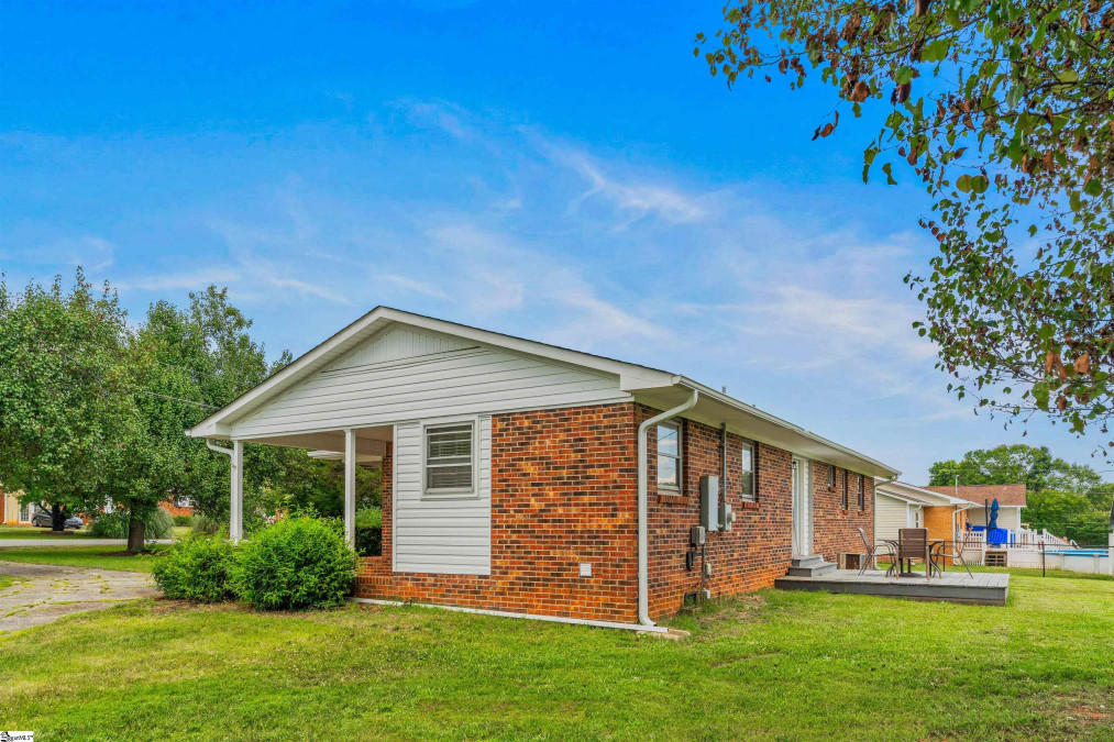 304 Reynolds  Chesnee, SC 29323