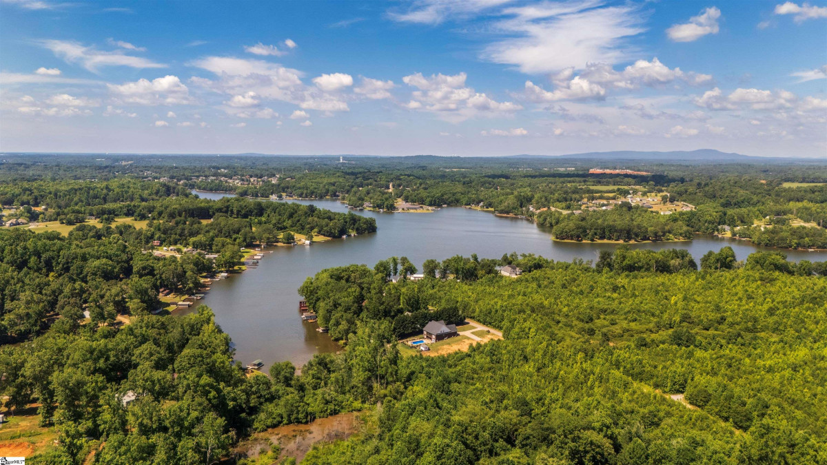 129 Lyman Lake Lyman, SC 29365