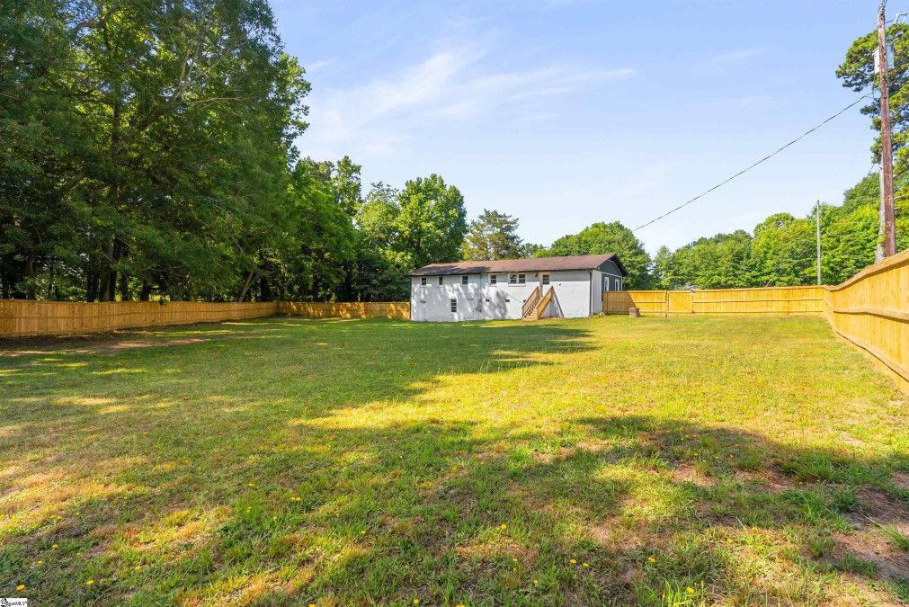 706 Beaverdam  Williamston, SC 29697