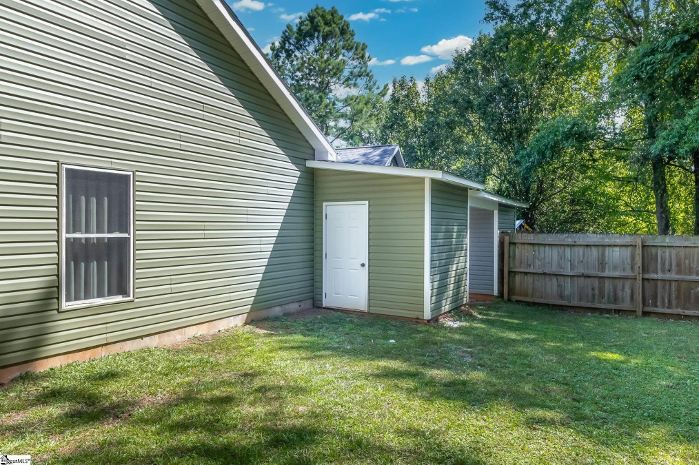 110 Raeburn  Anderson, SC 29621