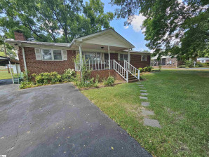 379 Wingo  Roebuck, SC 29376-2935