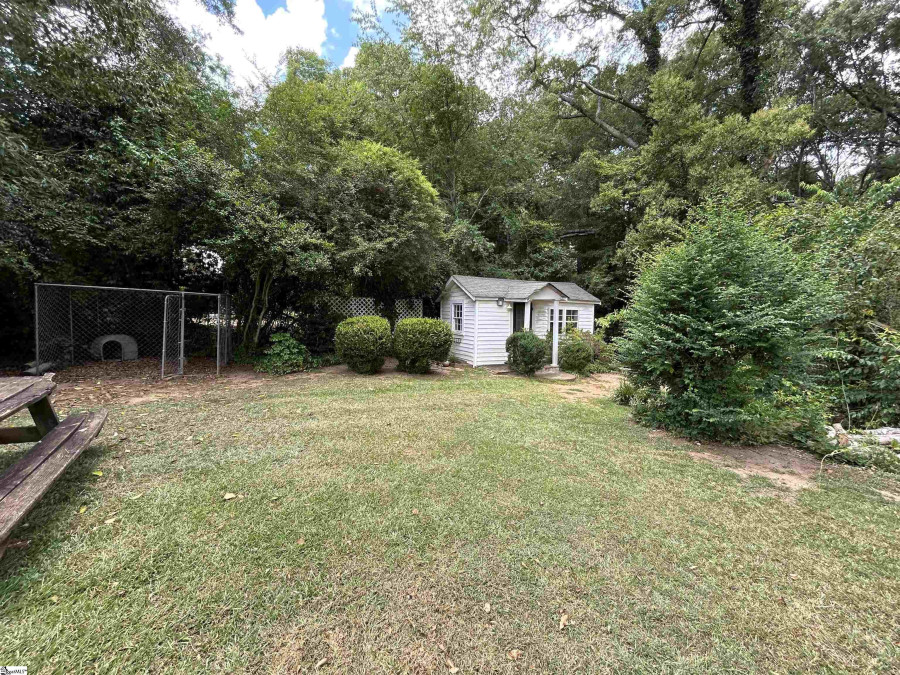 312 Farley W Laurens, SC 29360